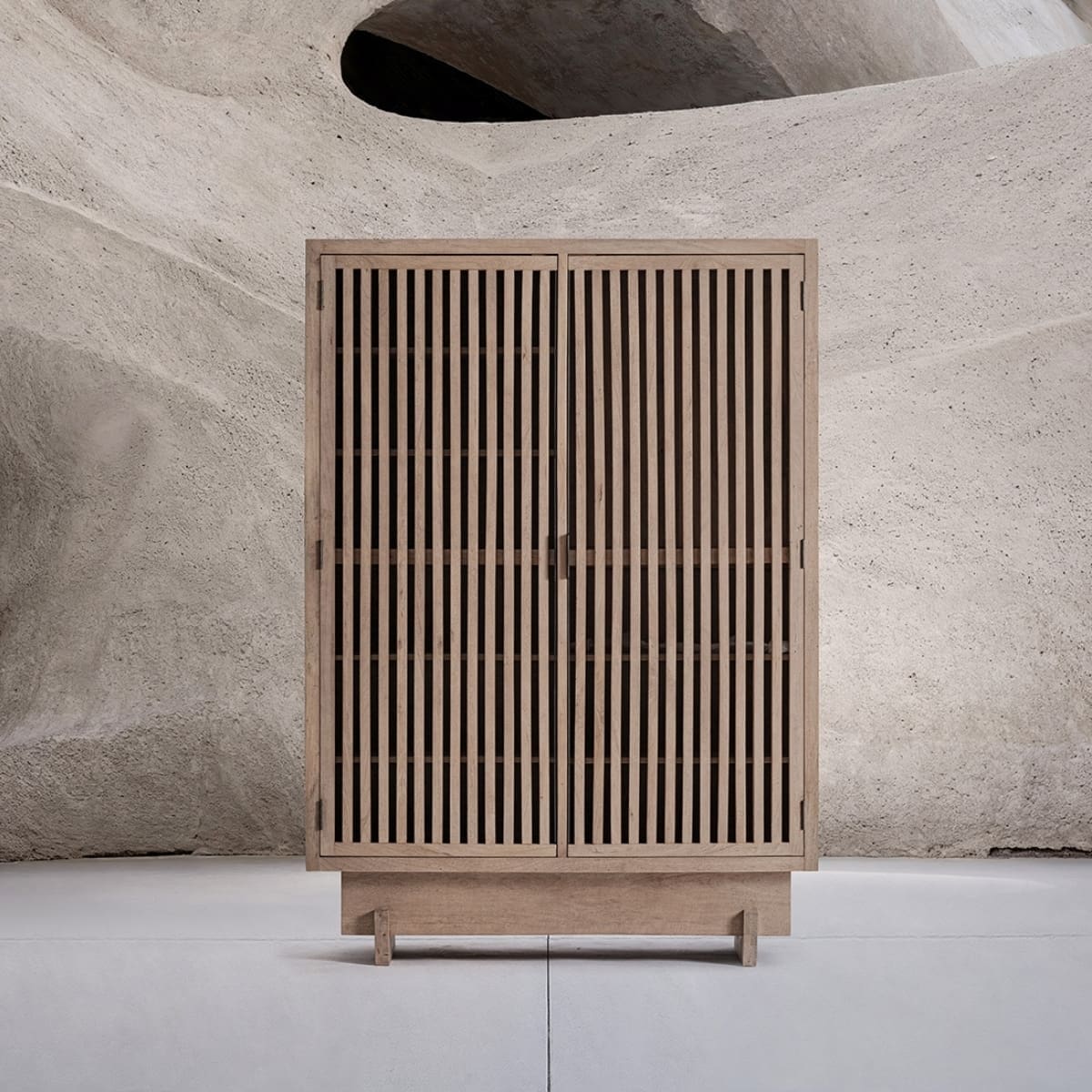 armoire en bois massif