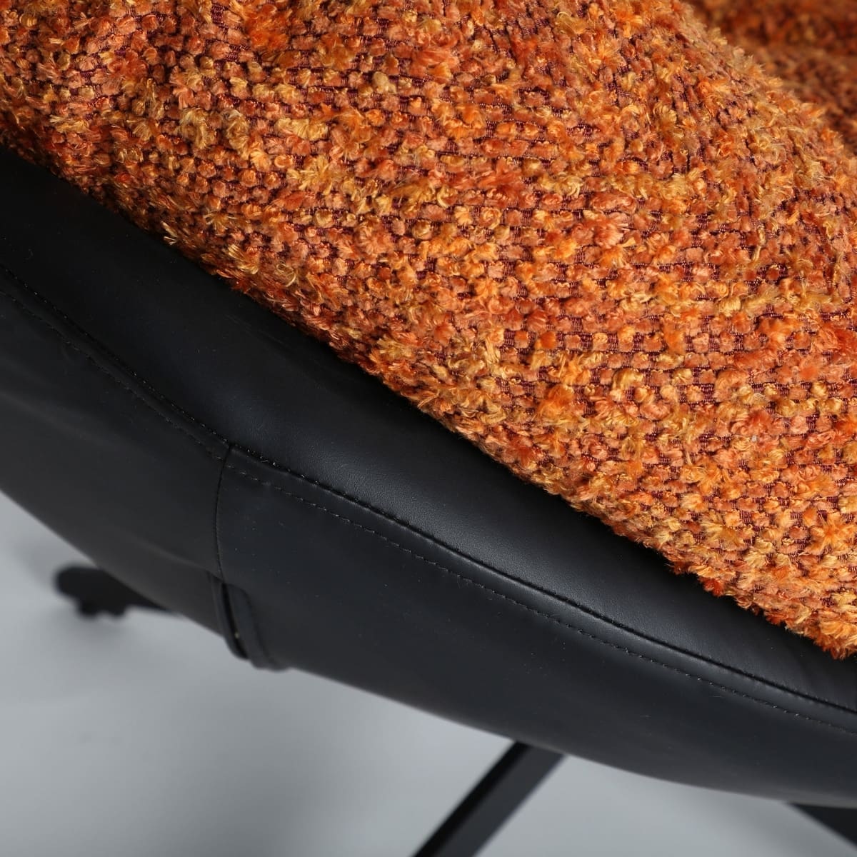 Fauteuil bi-matières orange et noir MARC – Image 7