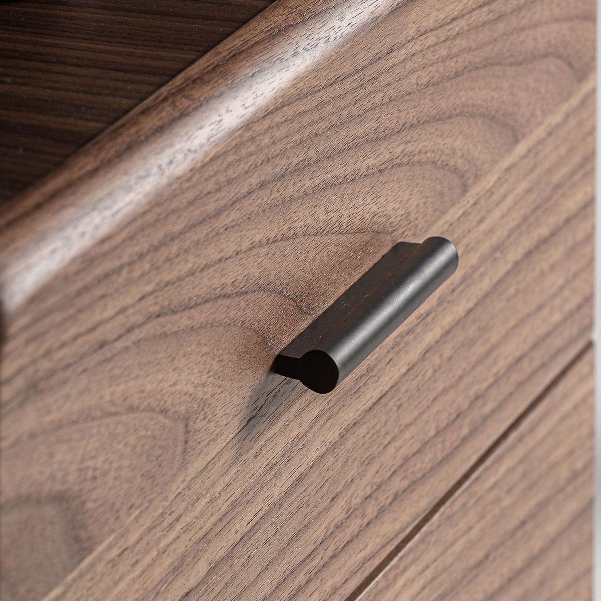 finition des poignées métalliques