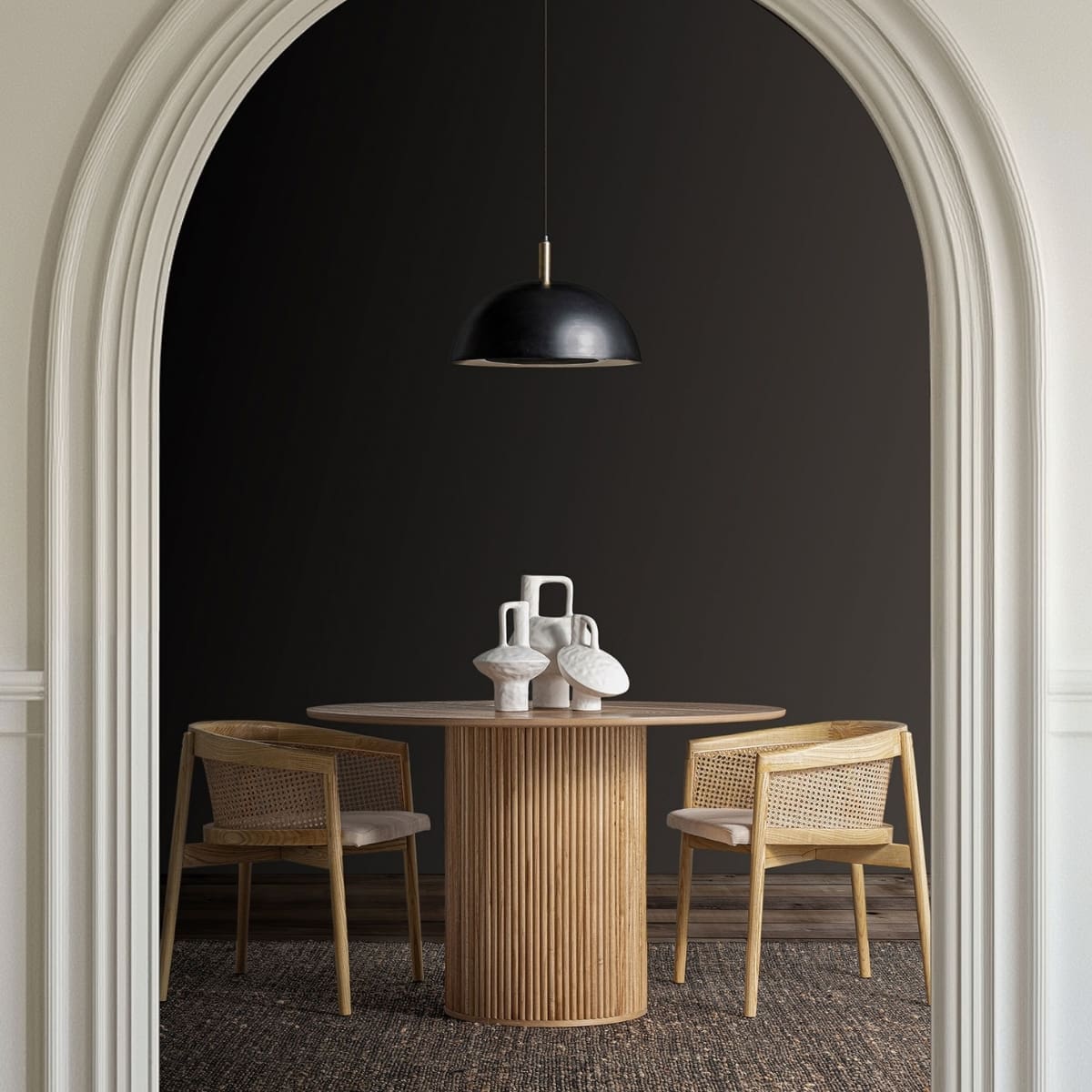 chaises de salle à manger et table ronde scandinave