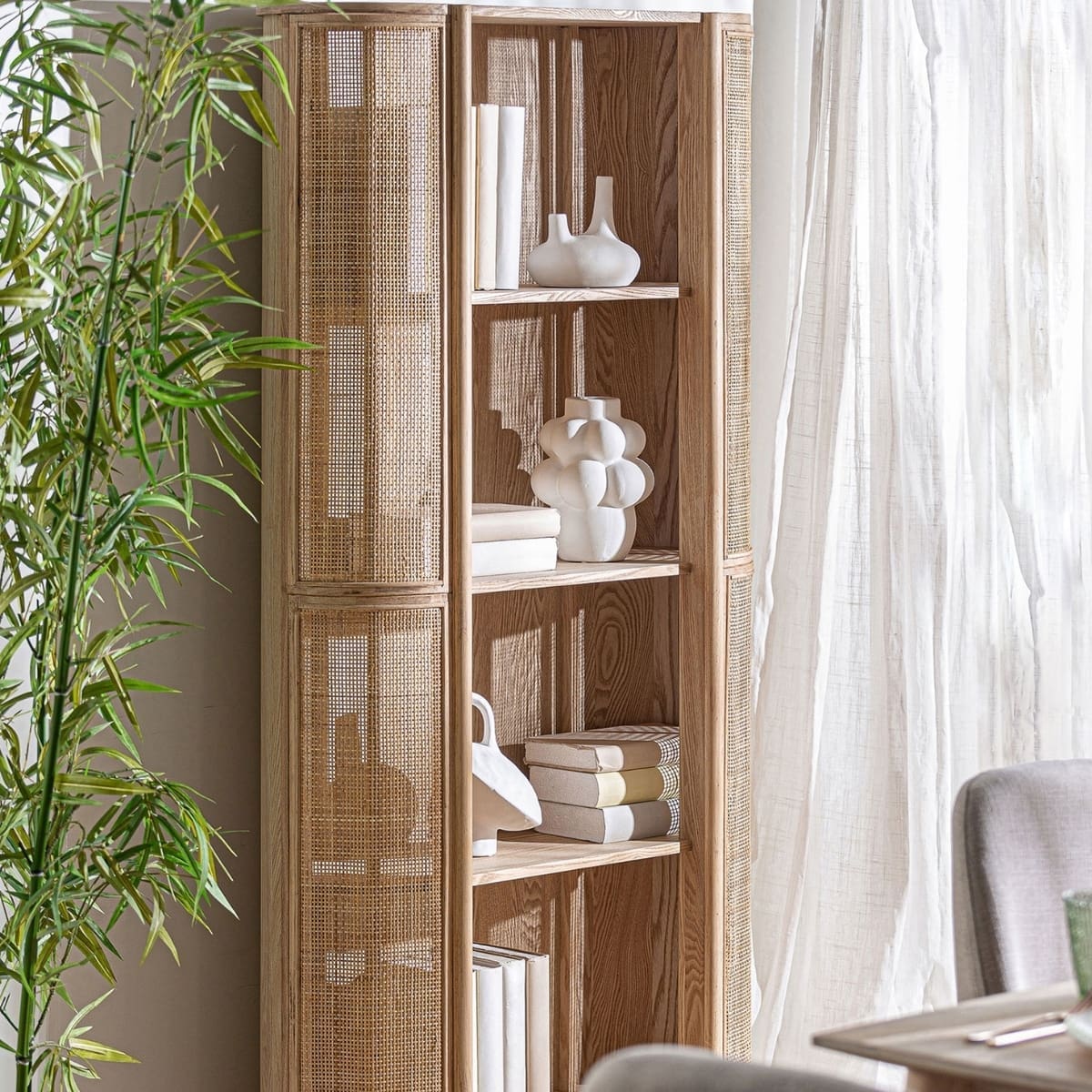 grande bibliothèque en rotin