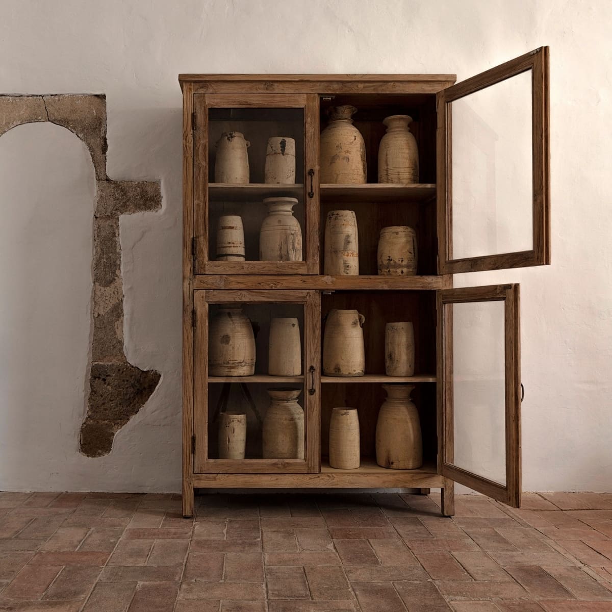 vitrine en bois rustique