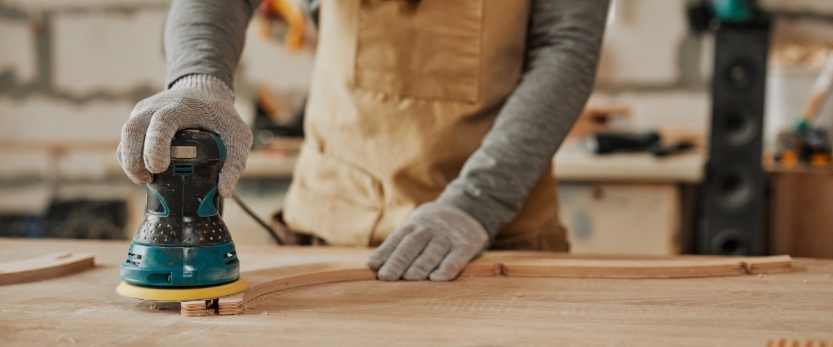 Ponçage du bois
