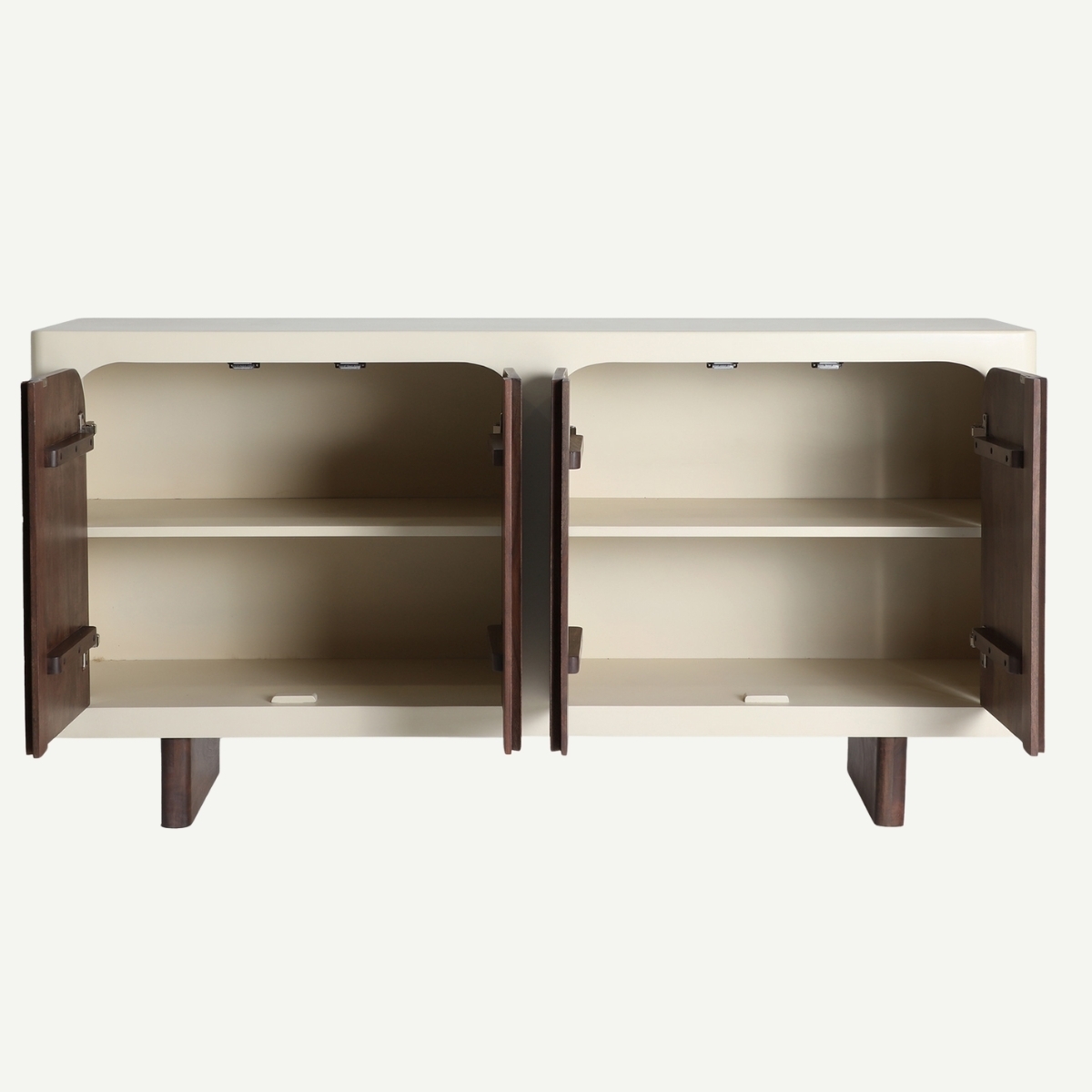 buffet ouvert avec 4 compartiments