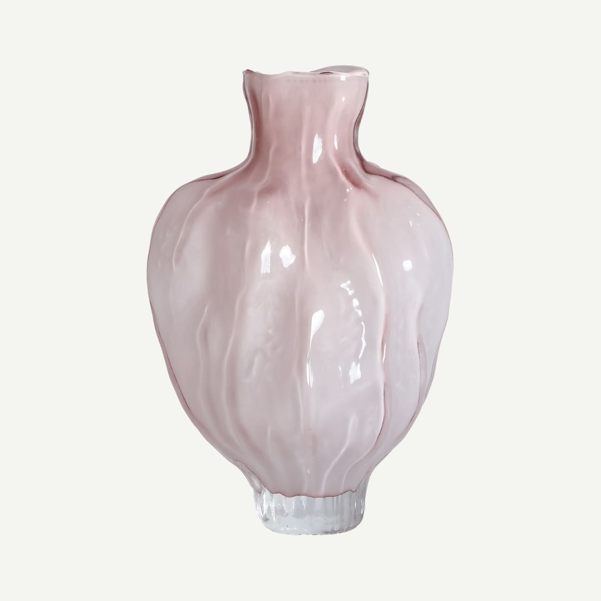 vase en verre rose pâle