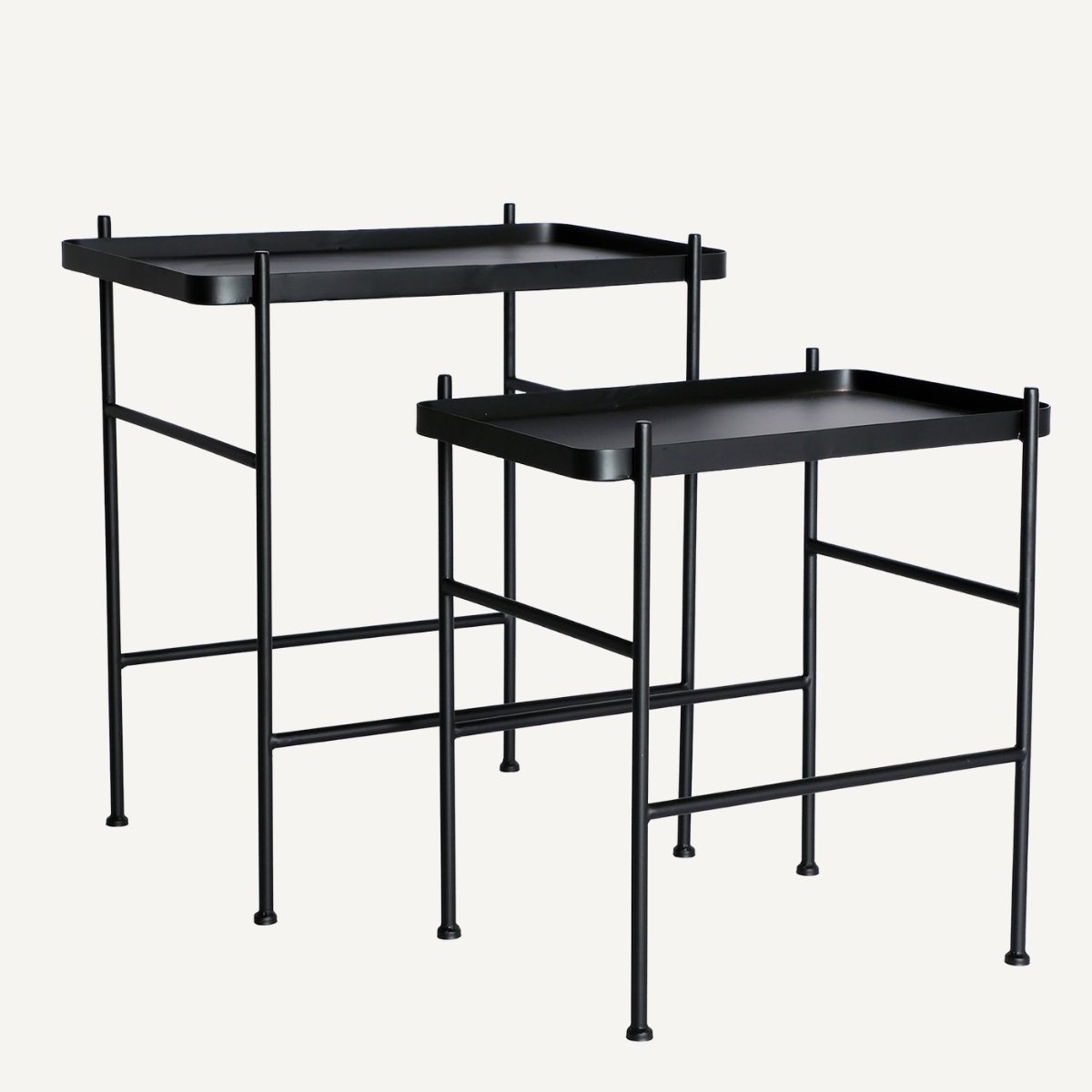 ensemble tables d'appoint en métal noir