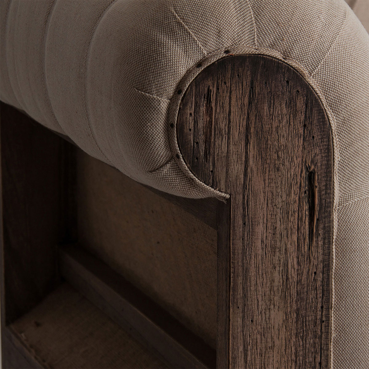 Canapé Chesterfield 4 places tissu beige et bois 240 cm VALERIE – Image 5