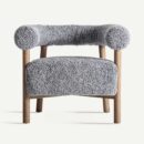 Fauteuil en tissu bouclé gris et bois de frêne naturel