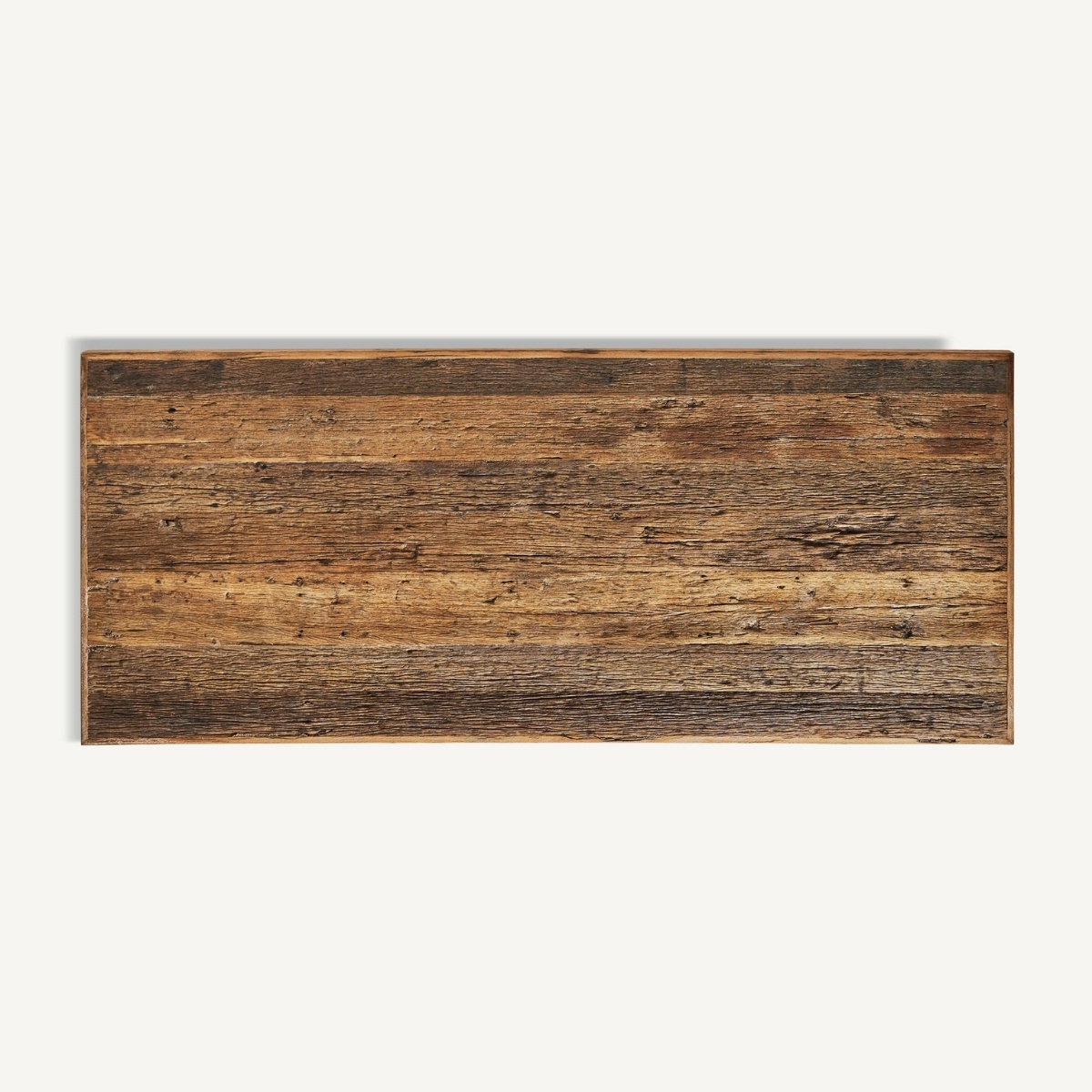 plateau rectangulaire en bois rustique avec fissures noeuds et defauts naturels