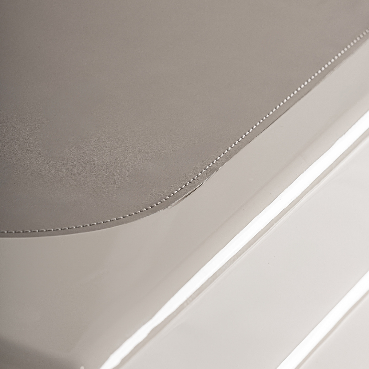 Table basse laquée beige 140 cm – Image 4