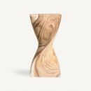 Table d’appoint sculpturale en bois exotique au design torsadé