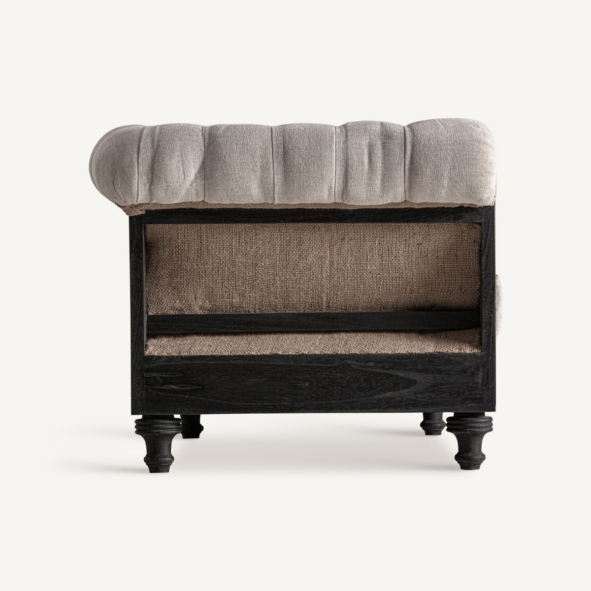 côté du canapé en bois et tissu