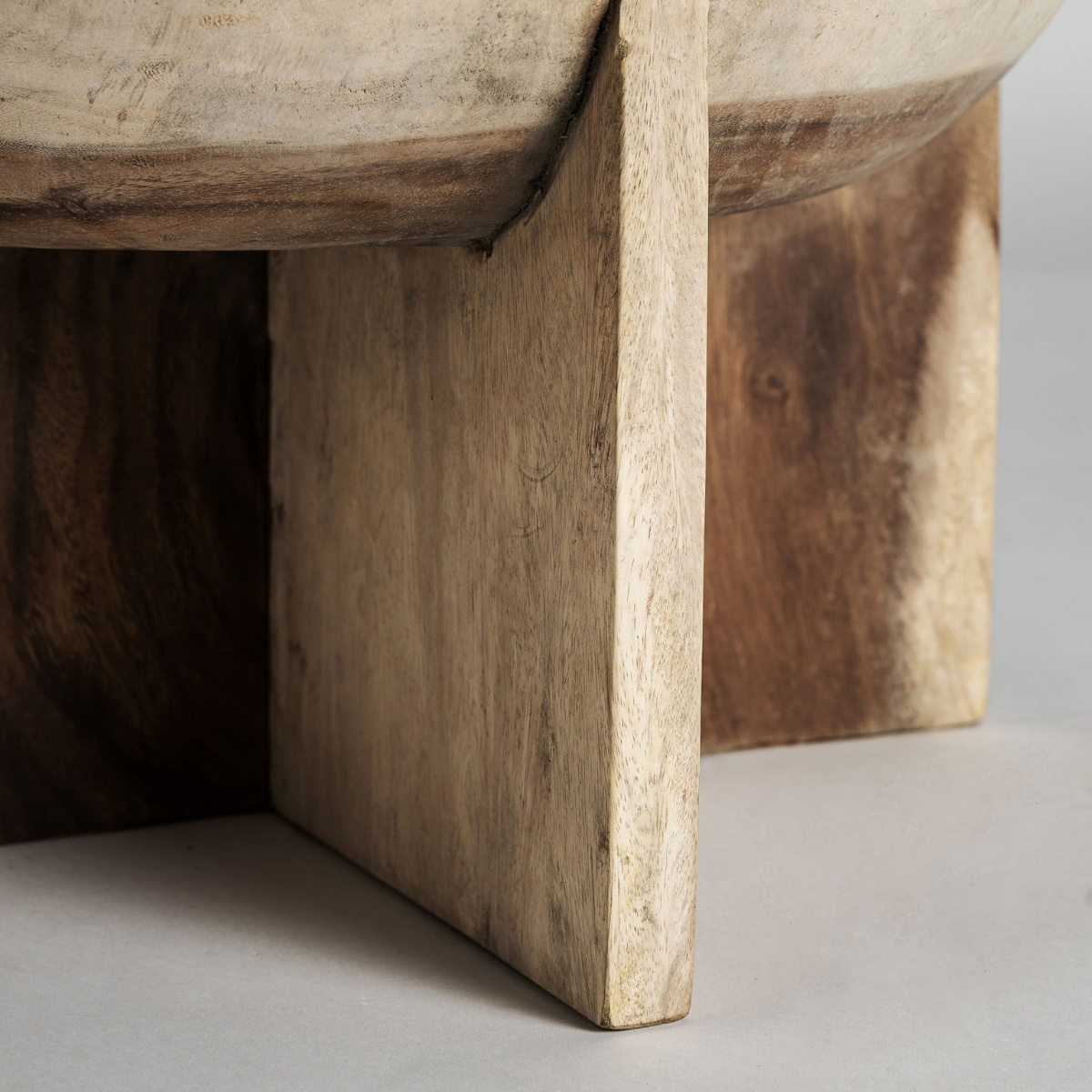Table basse ronde bois de suar 60 cm – Image 6