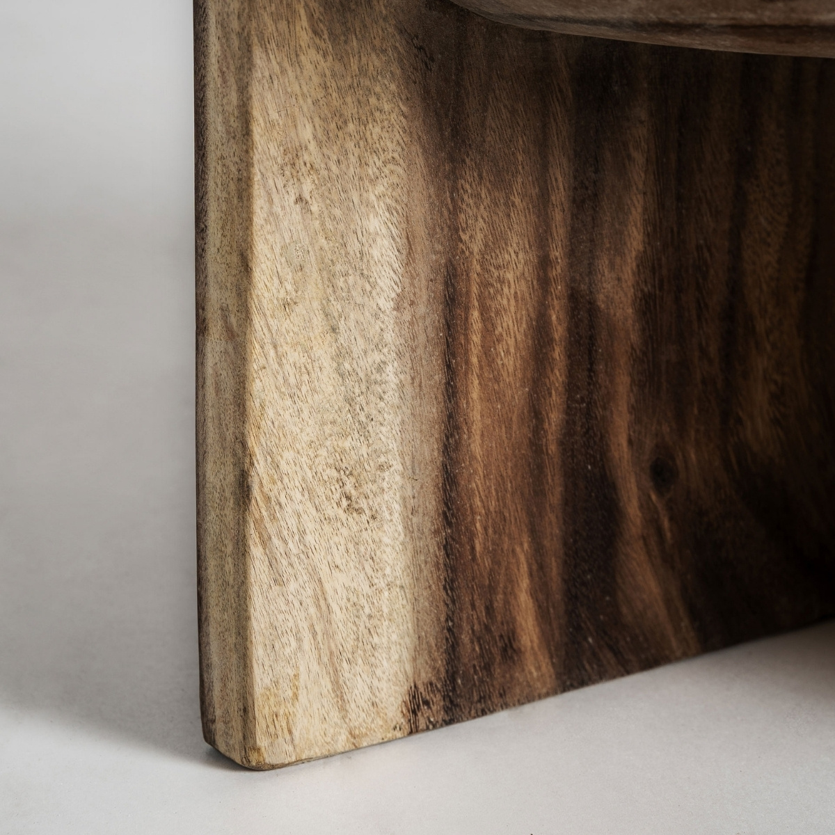 Table basse ronde bois de suar 60 cm – Image 5