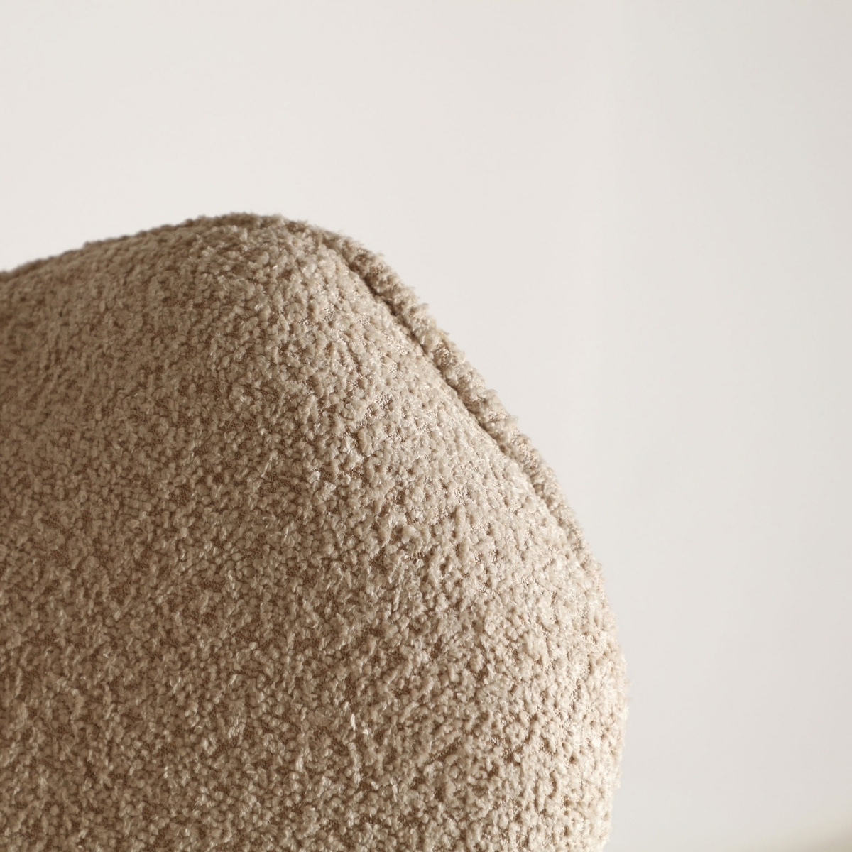 Fauteuil pivotant bouclé crème – Image 7