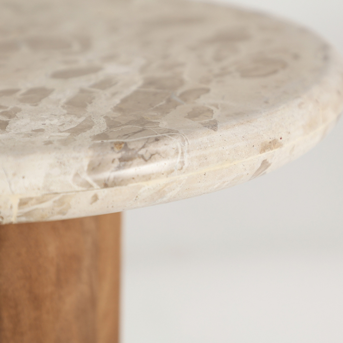 Table d'appoint marbre beige et bois 45 cm – Image 3