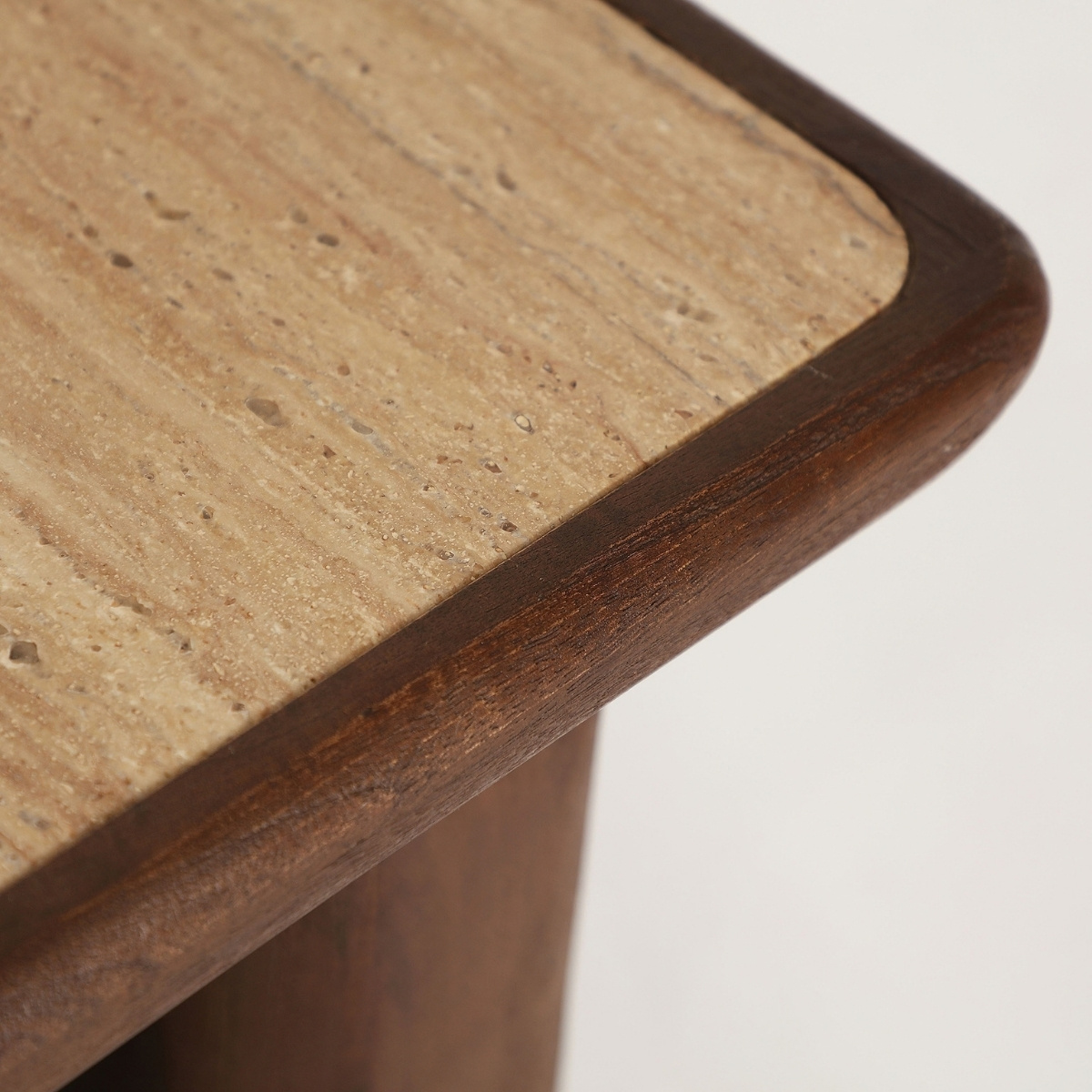 Table d'appoint bois de manguier et travertin – Image 3
