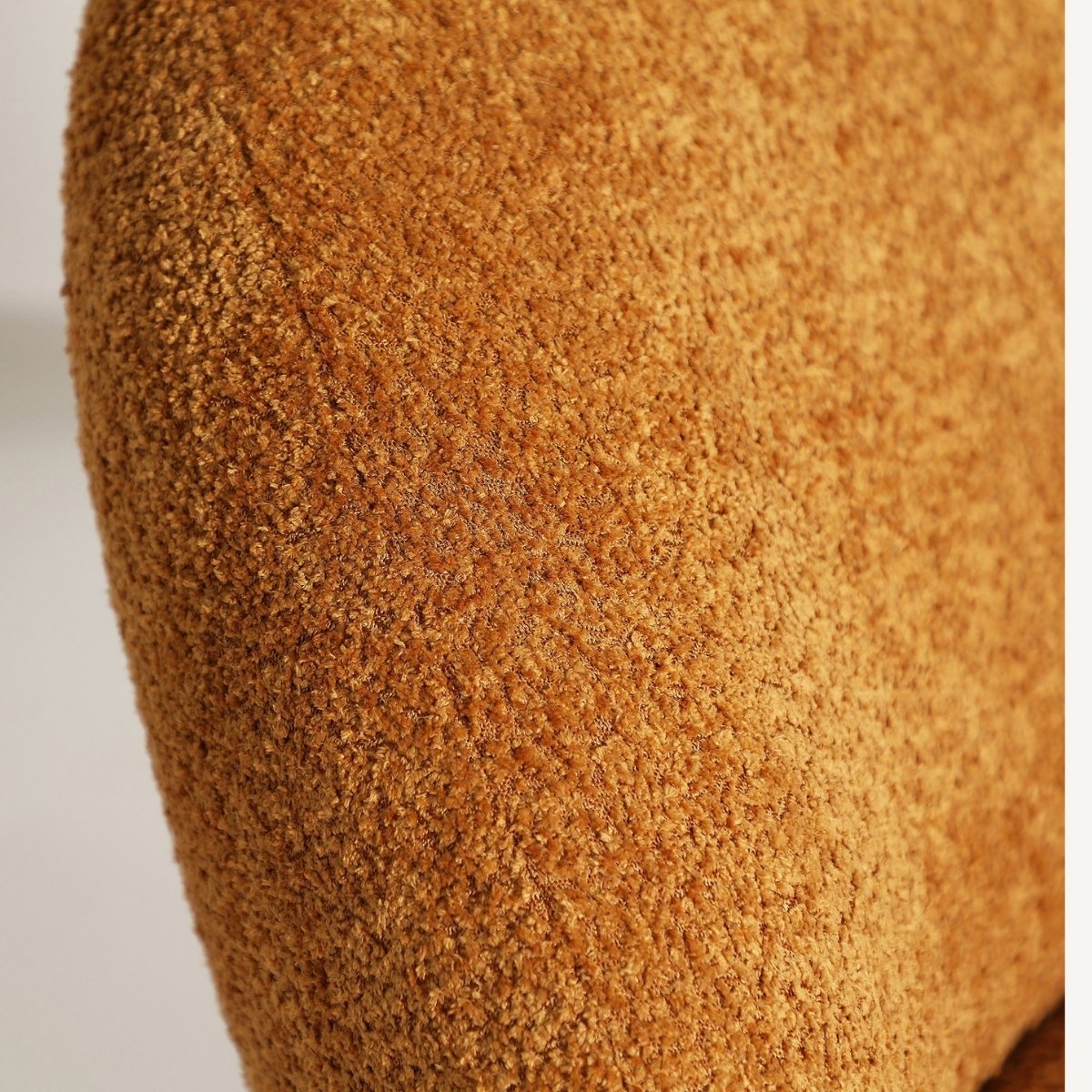 Fauteuil pivotant tissu bouclé ocre – Image 3