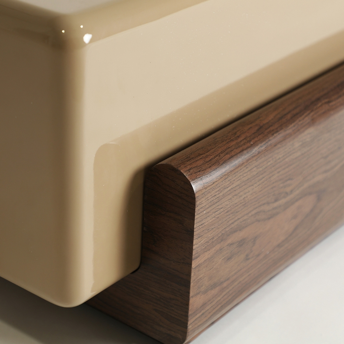 Table basse laquée beige foncé et noyer 80 cm – Image 3