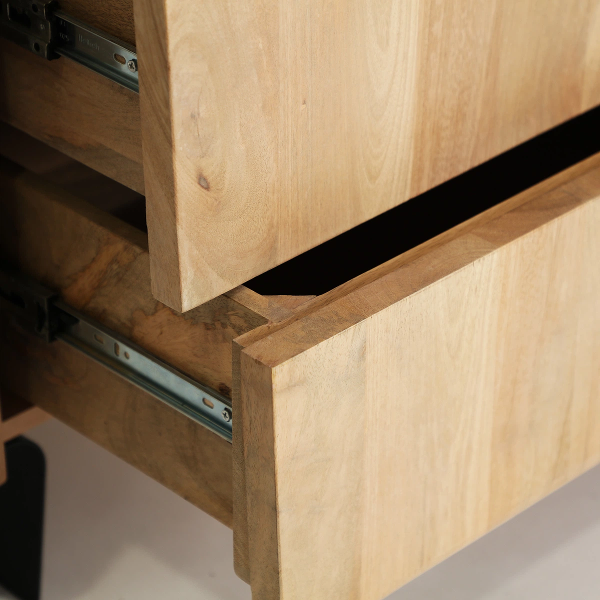 Commode en bois de manguier marron clair et noir 100 cm — vue complémentaire 2