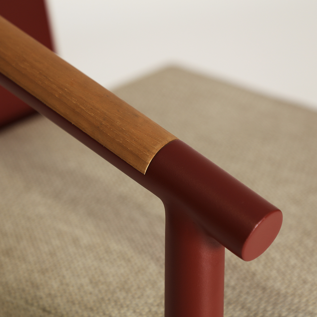 Chaise en tissu polyester beige et rouge 58 cm — vue complémentaire 5